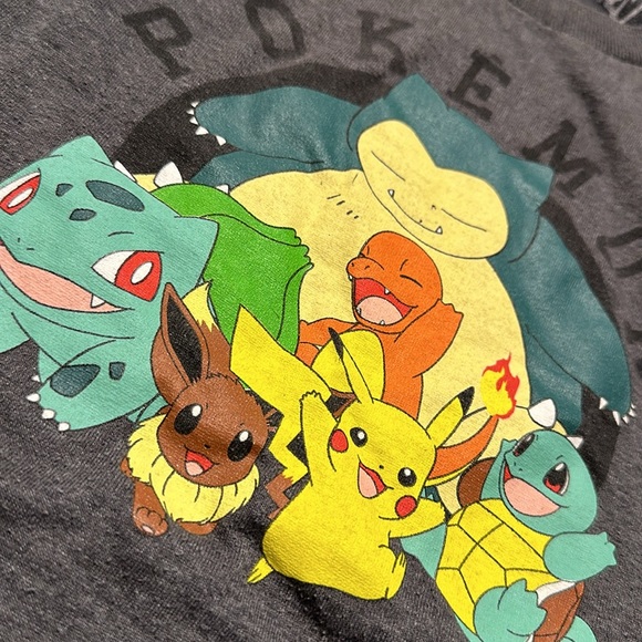 10/$10 Pokémon shirt medium - Picture 2 of 3